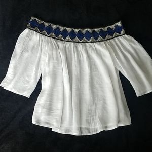 Summer of shoulder blouse